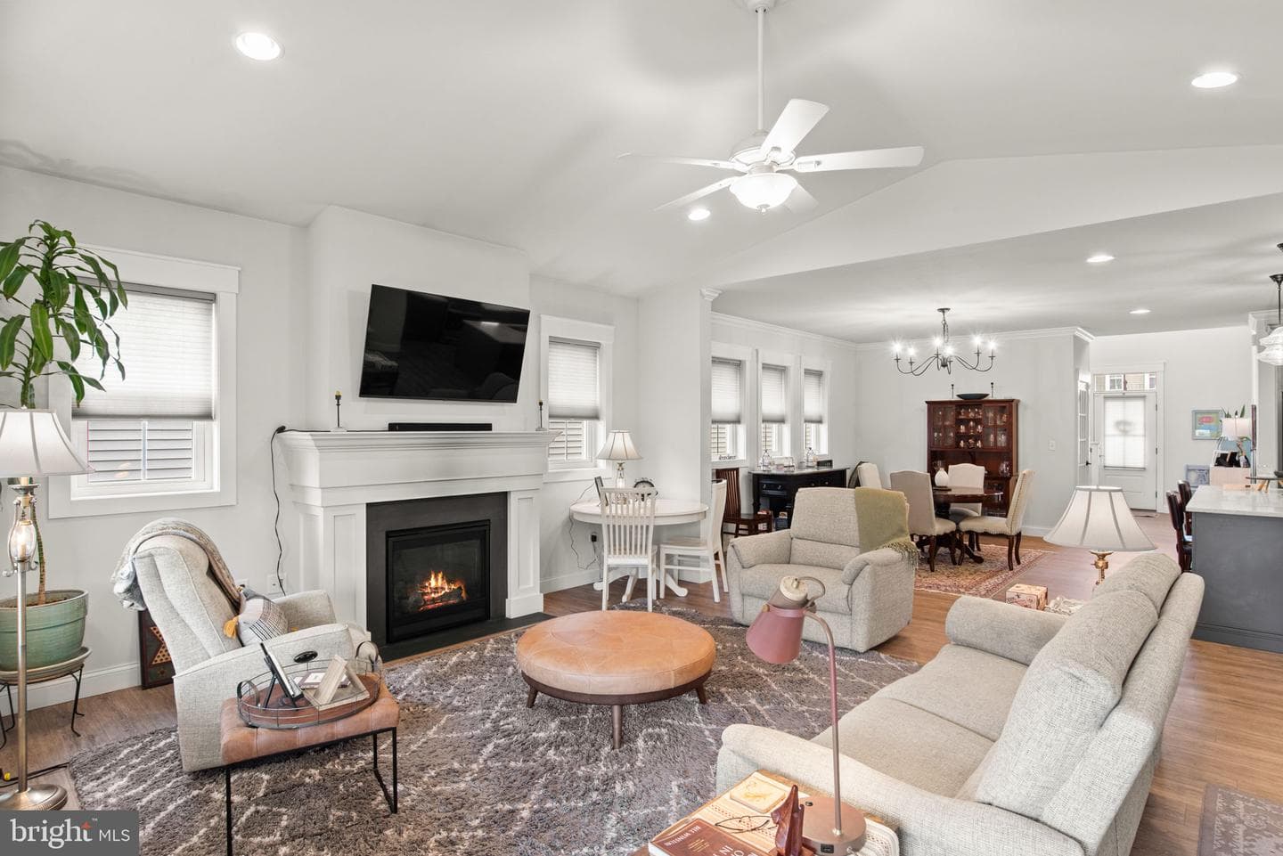 1829 Emerald Way photo 11