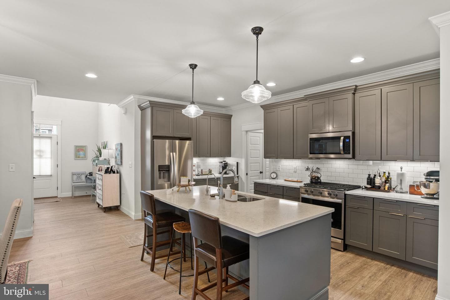 1829 Emerald Way photo 5