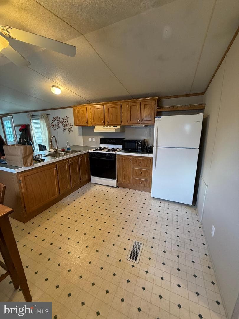 3 Hilltop Avenue photo 21