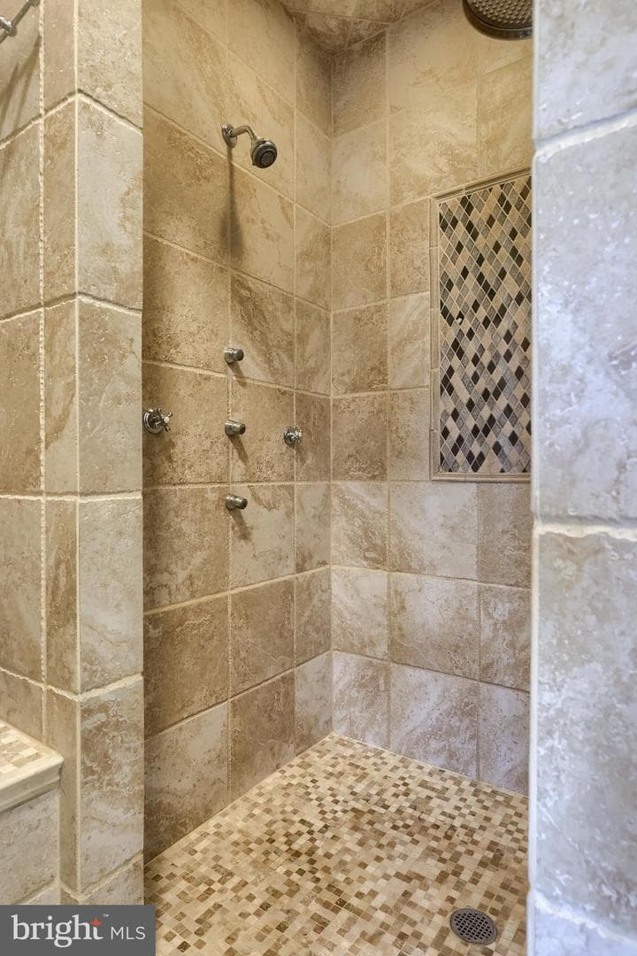905 Greenside Drive photo 63