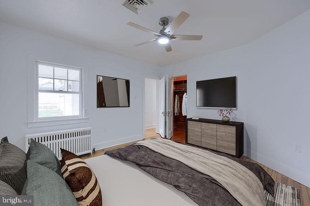120 N Locust Street photo 17