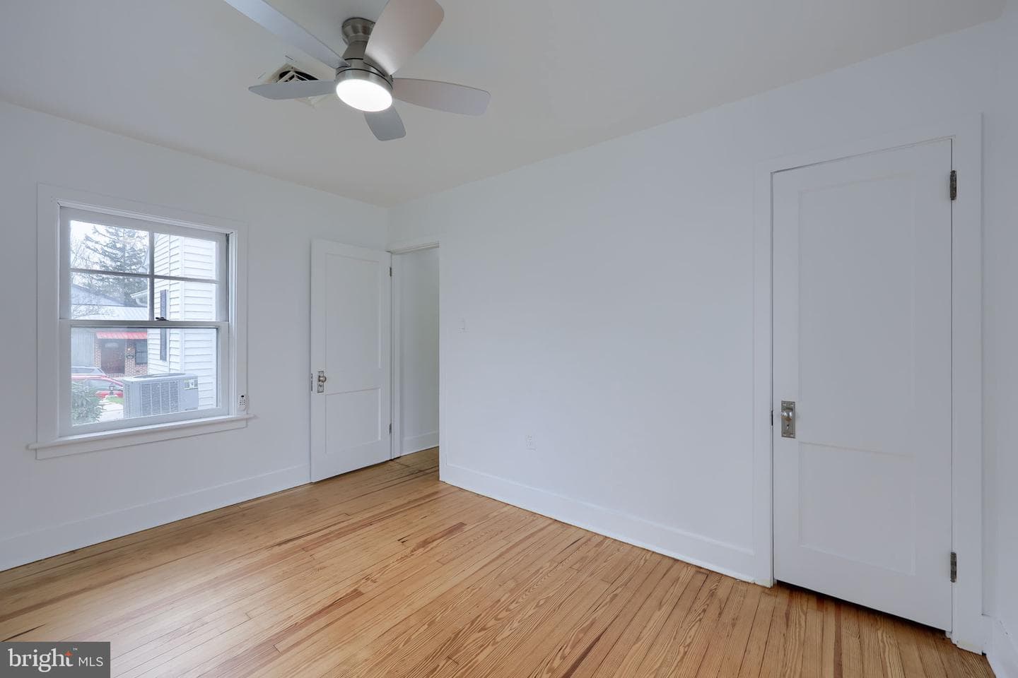 120 N Locust Street photo 19