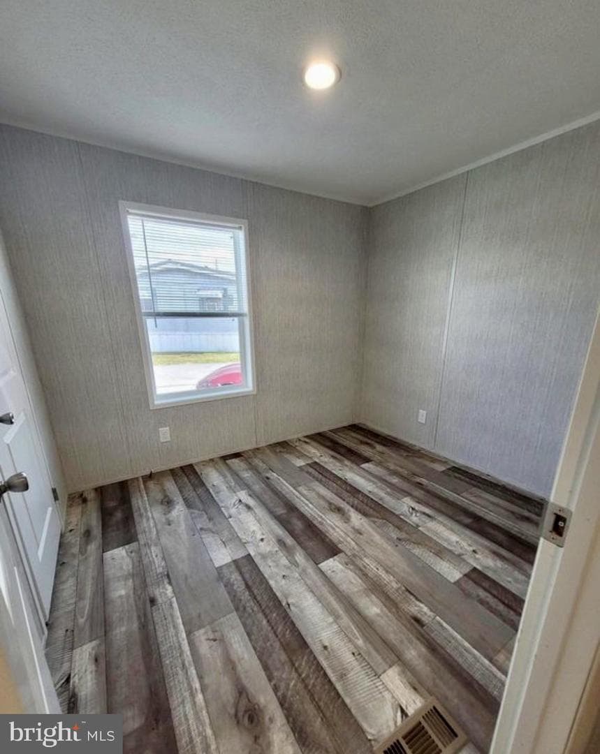 47 Hilltop Avenue photo 24
