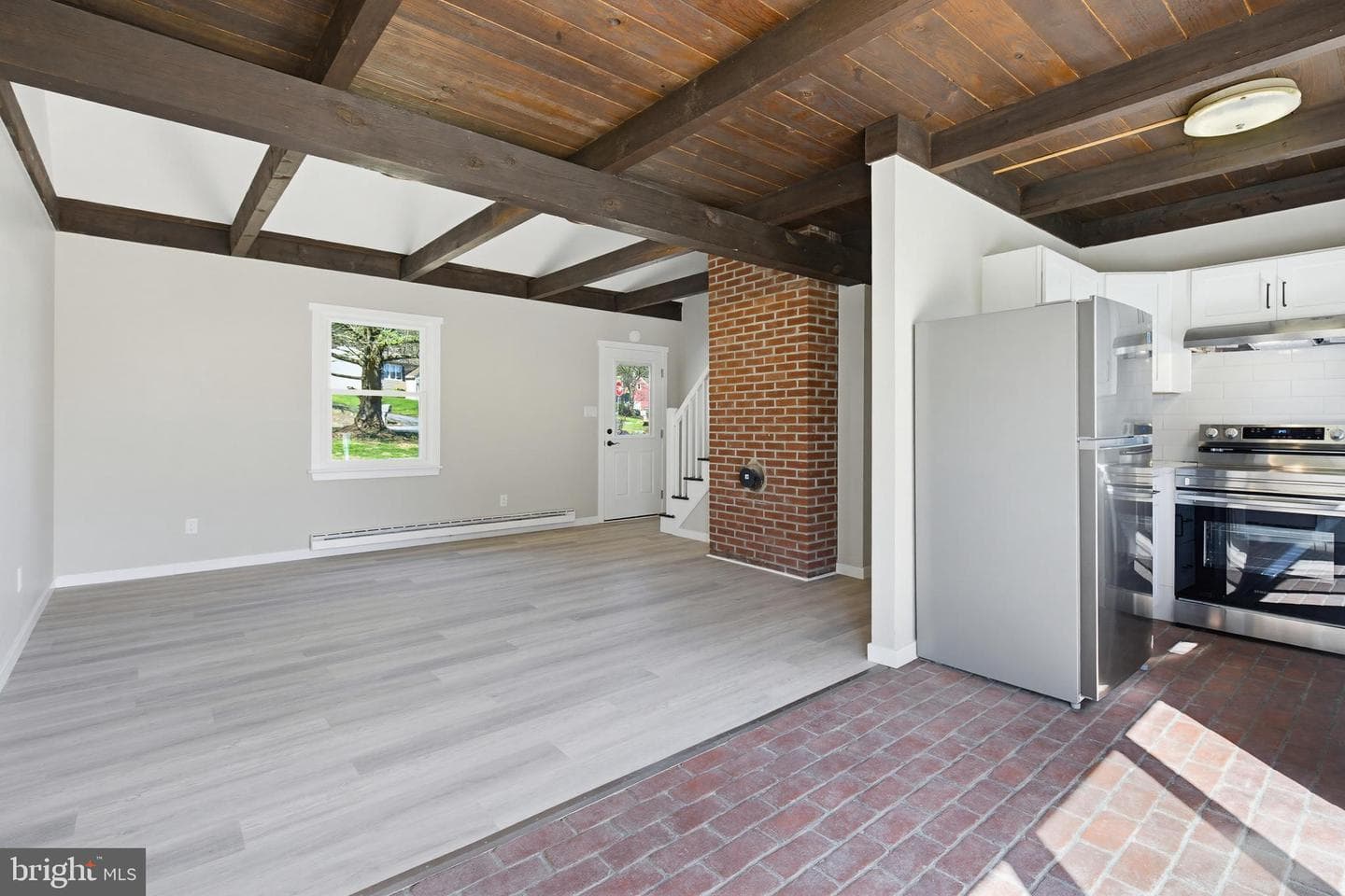 2655 Hemlock Drive photo 5