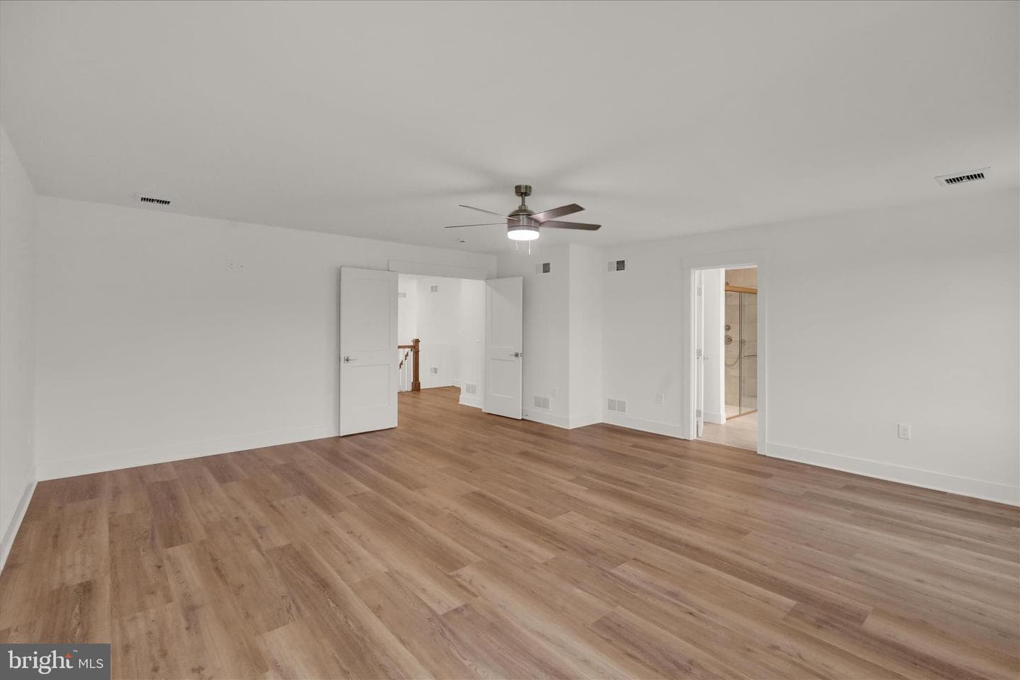 513 Cheltenham Court photo 44
