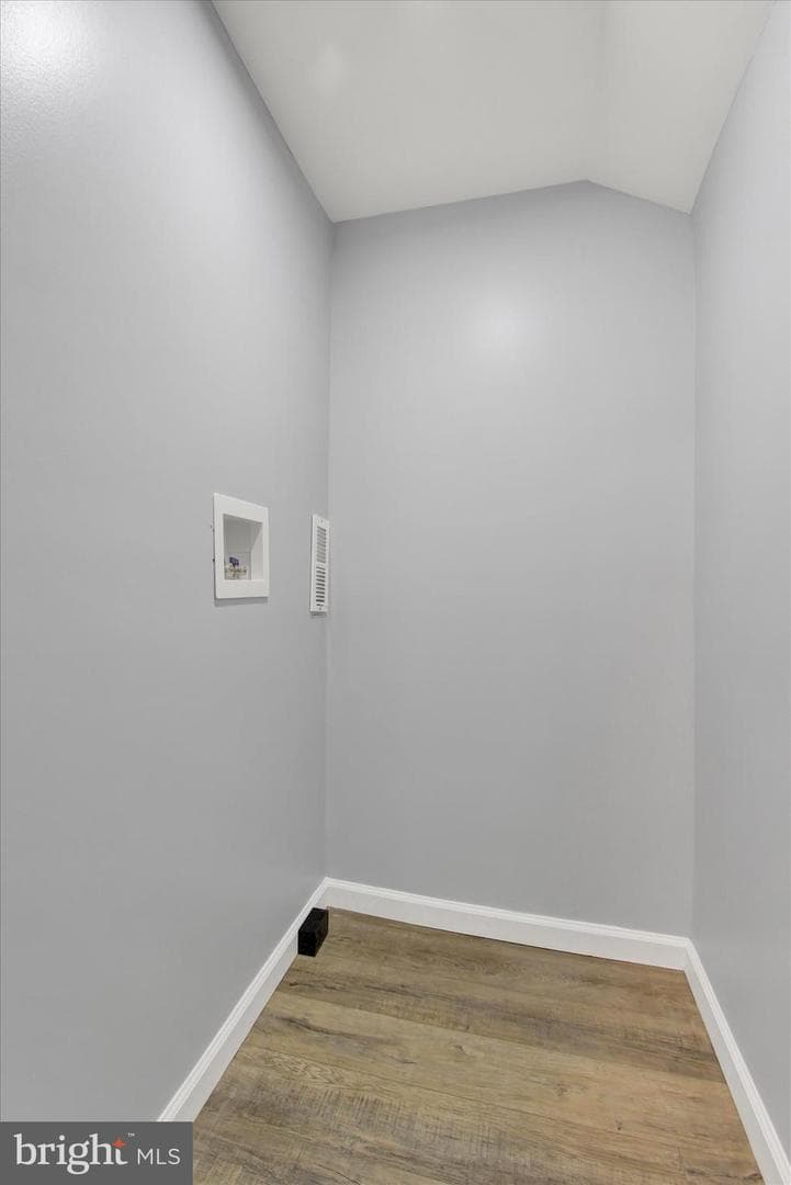 308 Avenue Q photo 11