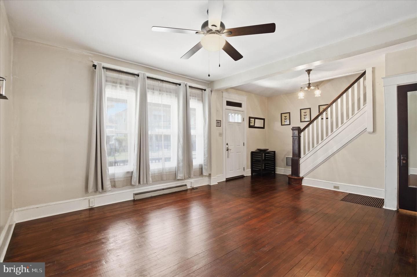 45 E Walnut Street photo 3