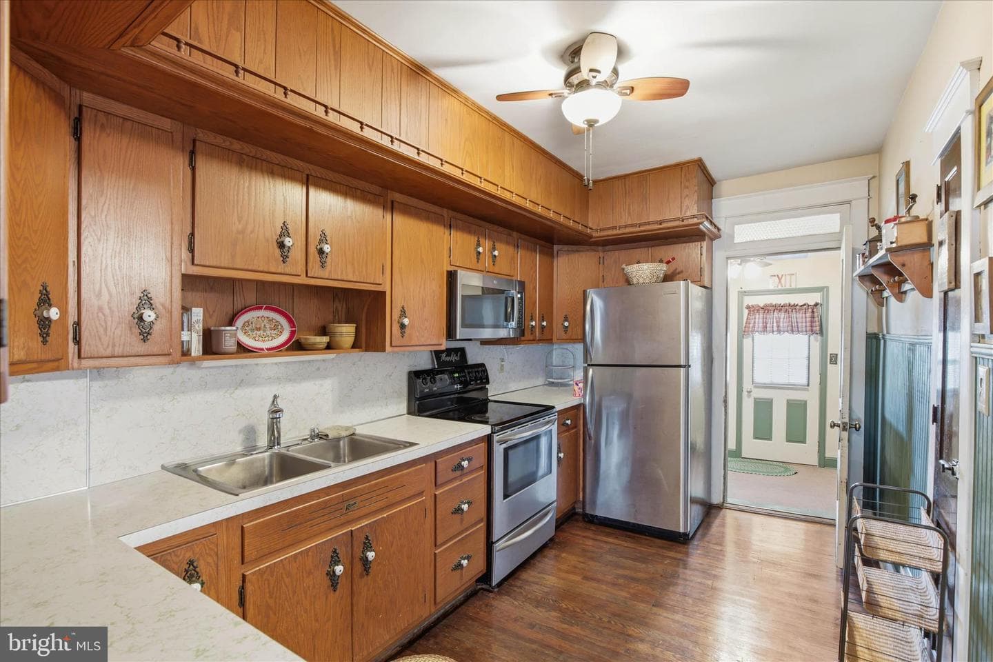45 E Walnut Street photo 6