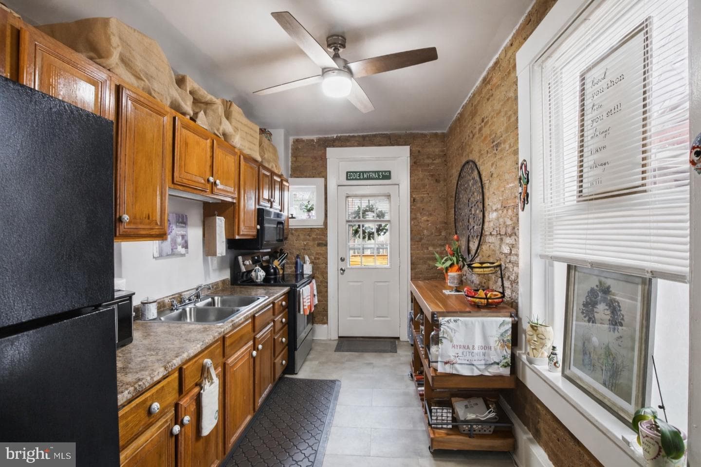 343 E Marion Street photo 8