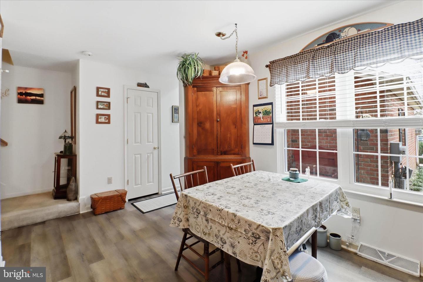 320 Whitechapel Road photo 19