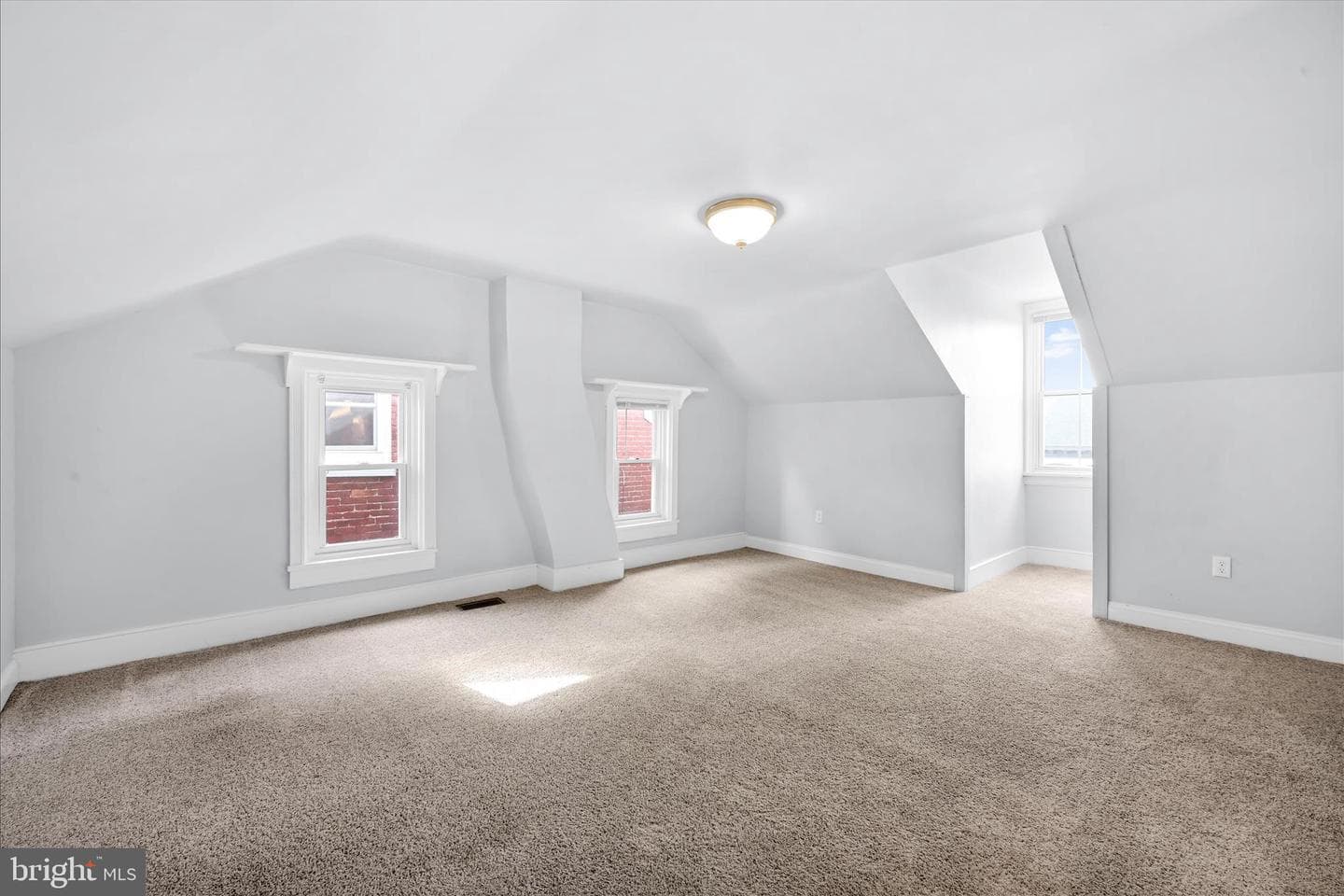227 N 3rd Street photo 21