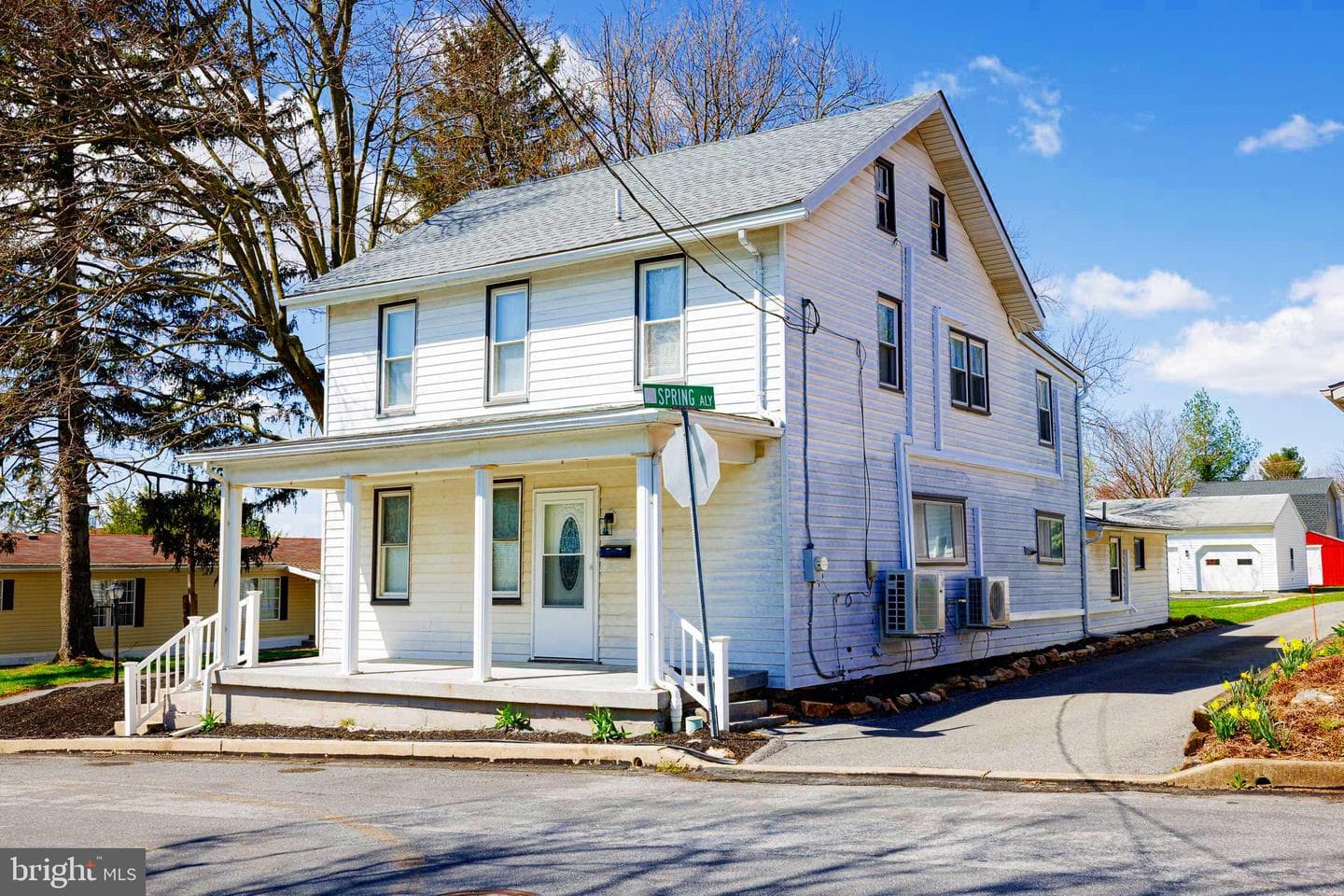 222 N Market Avenue photo 2