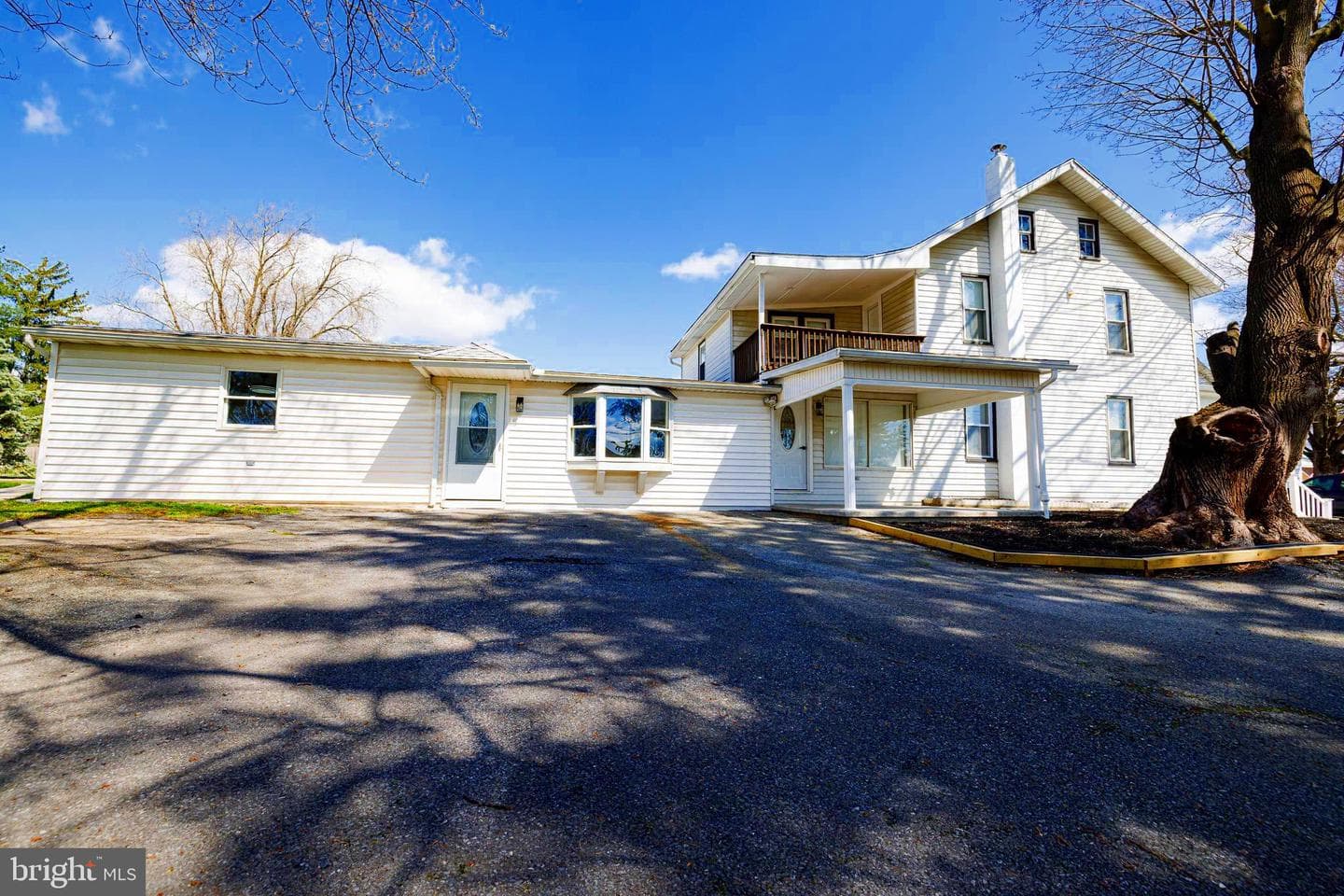 222 N Market Avenue photo 3