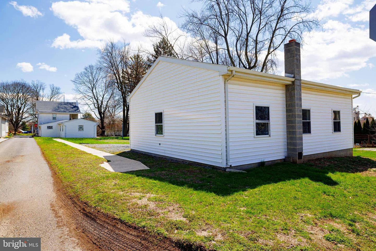 222 N Market Avenue photo 41