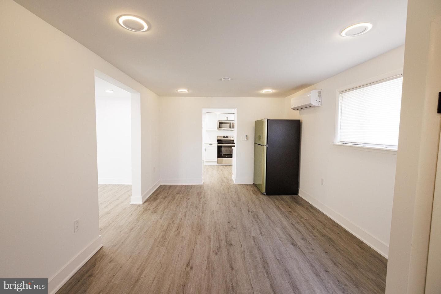 222 N Market Avenue photo 8
