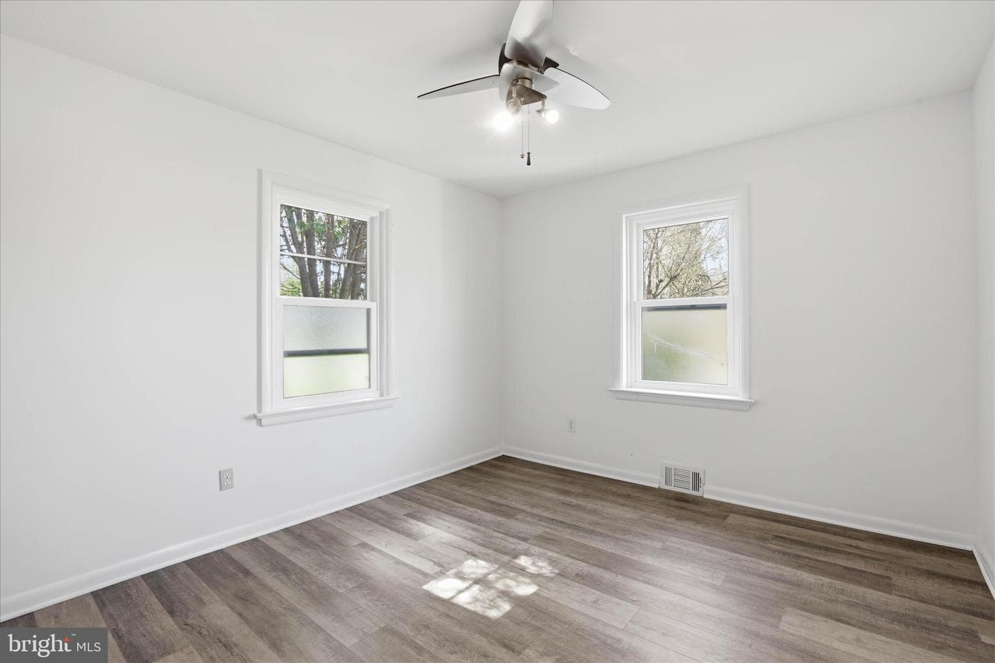 319 Dahlia Road photo 5
