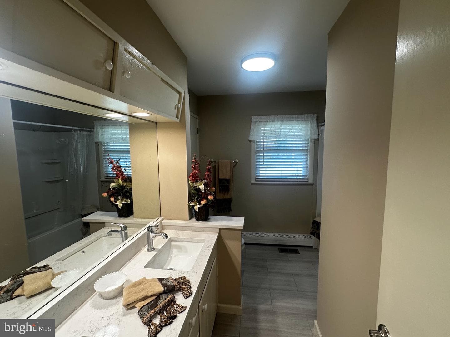 415 E Willow Street photo 18
