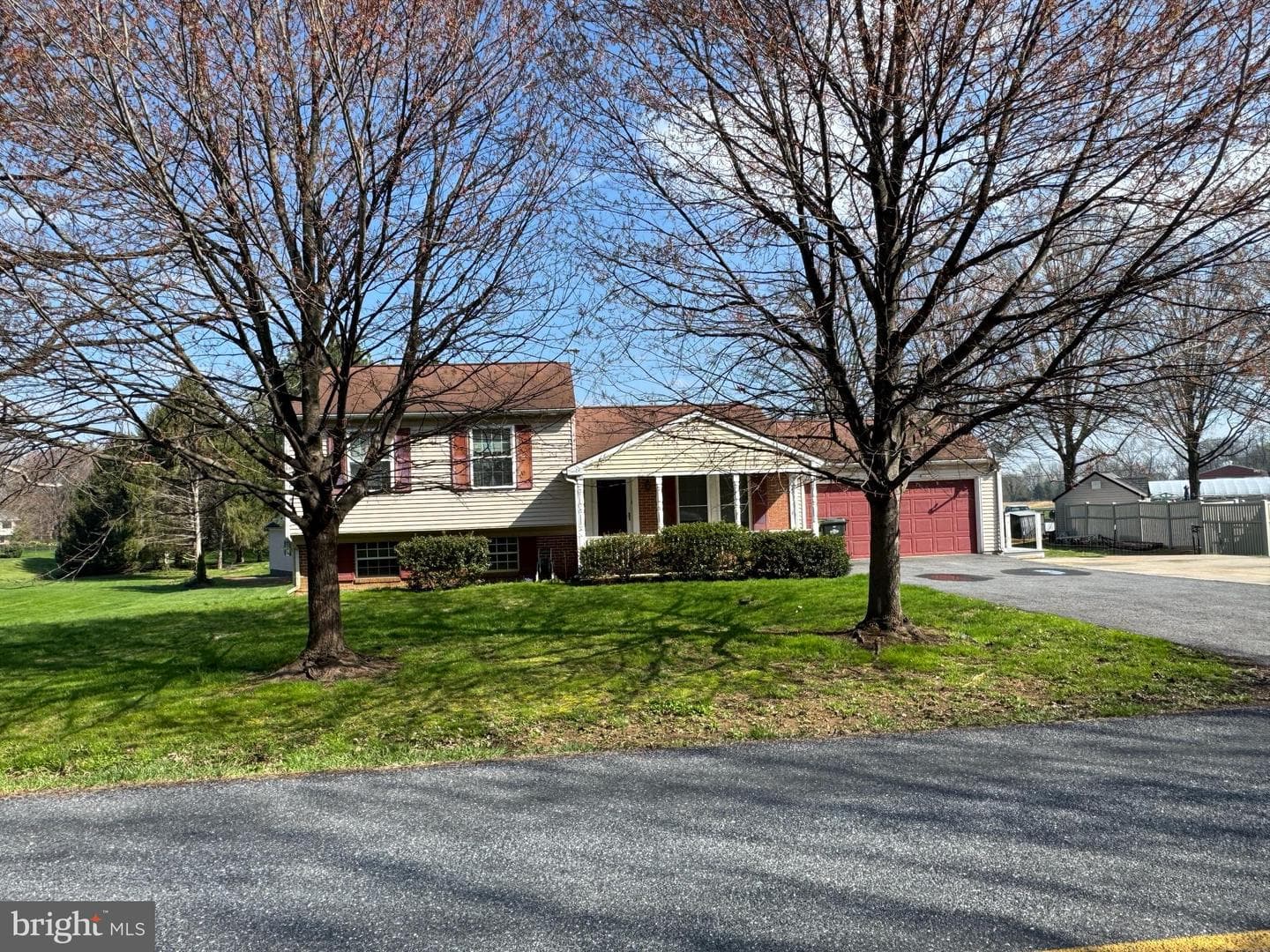 715 Hempfield Hill