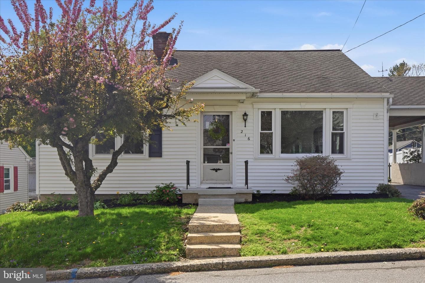 216 N Pitt Street photo 2