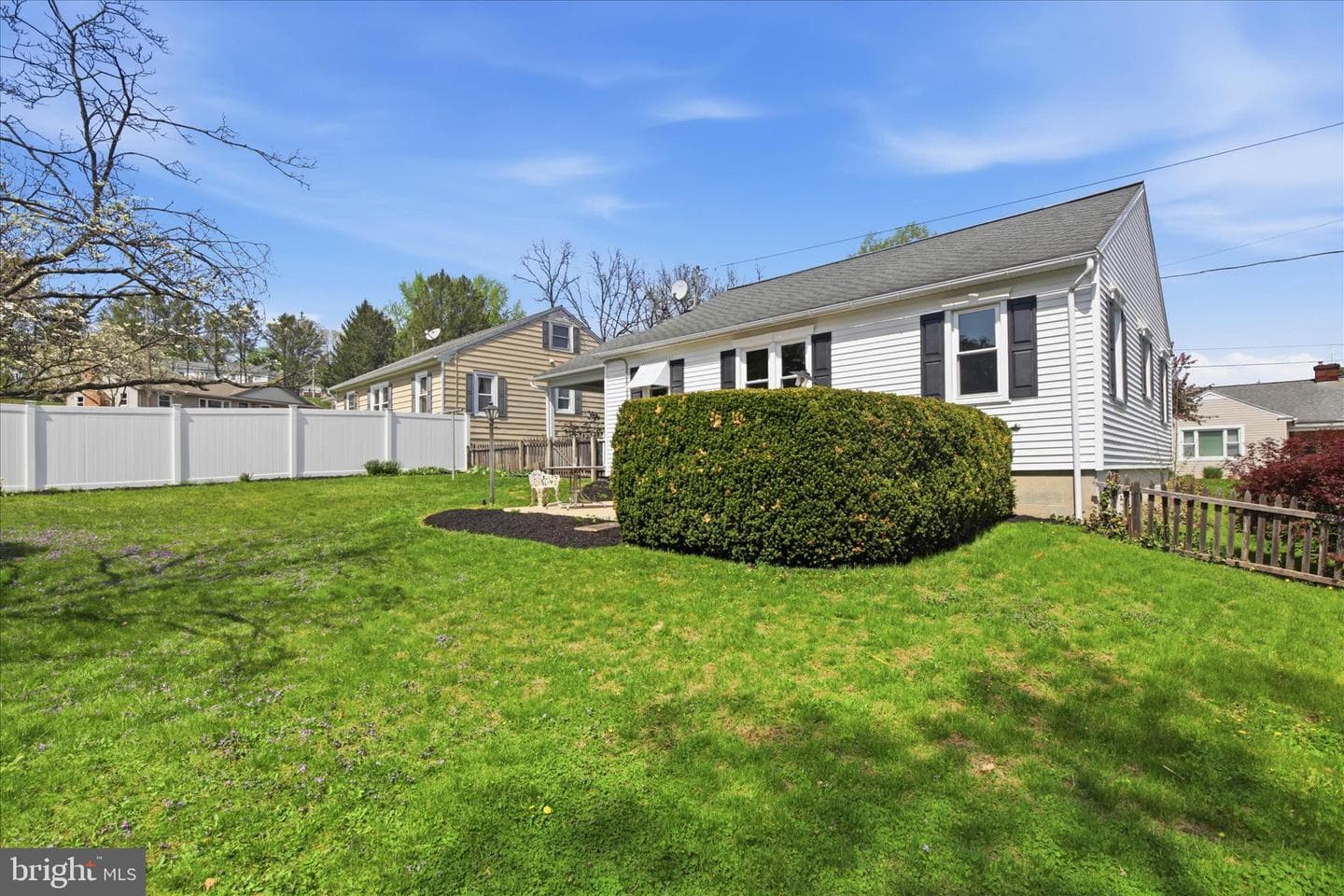216 N Pitt Street photo 35