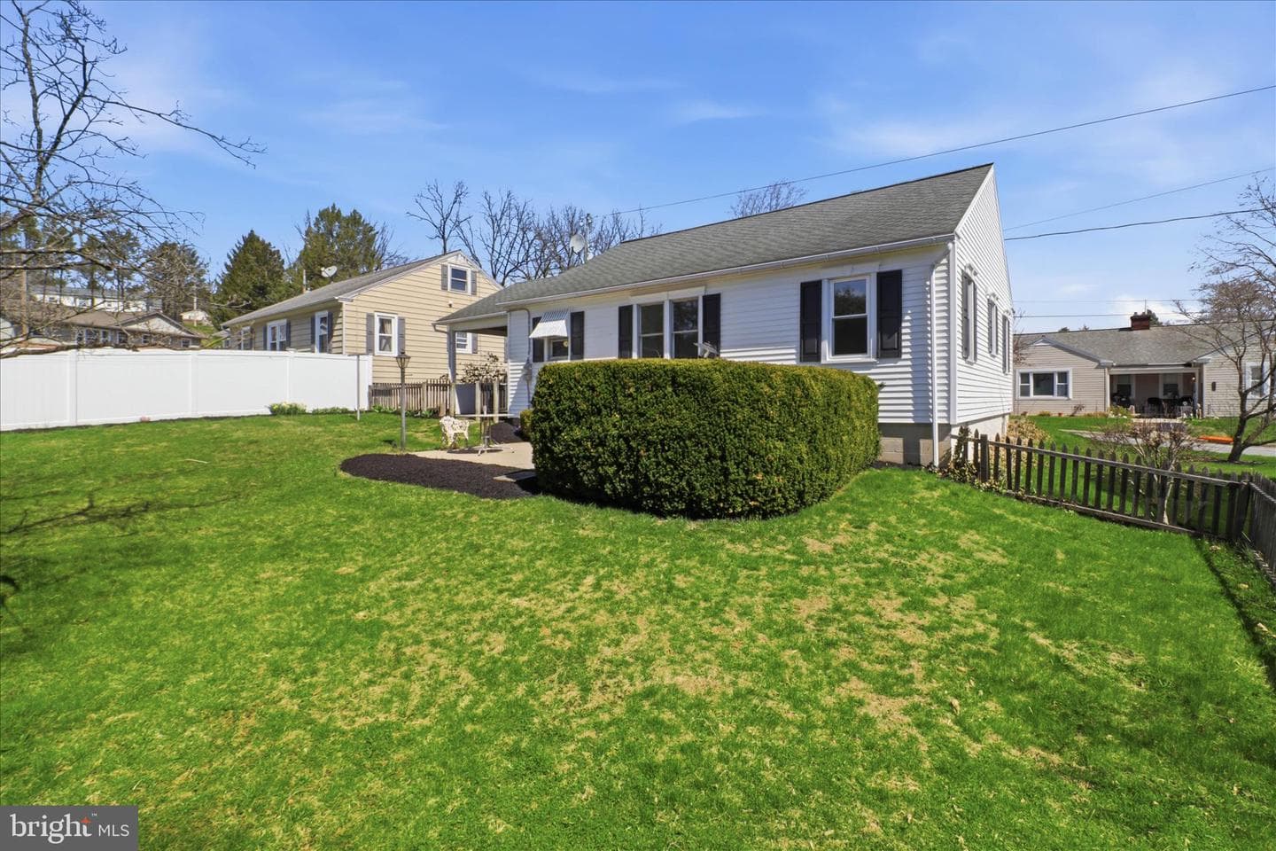 216 N Pitt Street photo 6