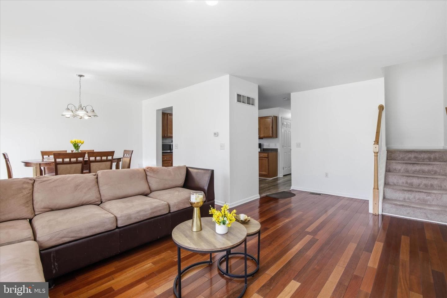 118 E Broad Street photo 5