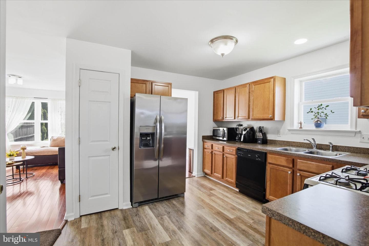 118 E Broad Street photo 8