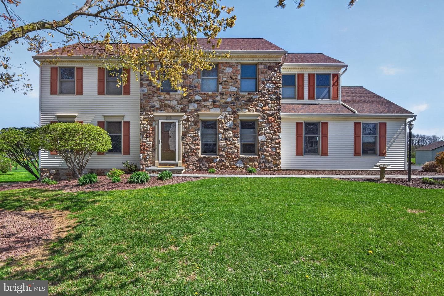 205 Cambridge Drive photo 4