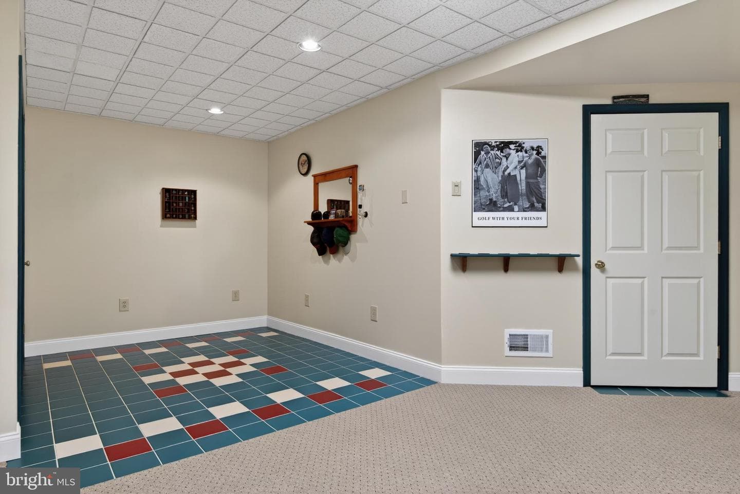 205 Cambridge Drive photo 43