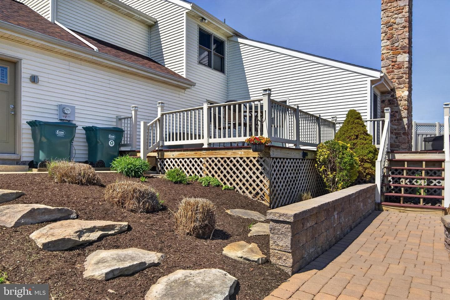 205 Cambridge Drive photo 55