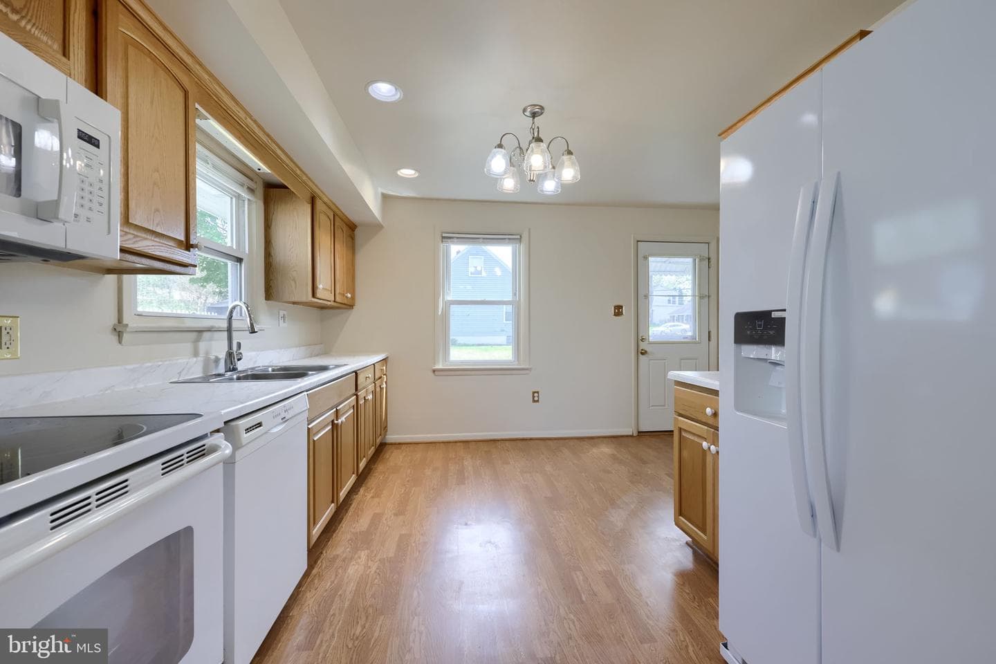 201 Frances Avenue photo 28