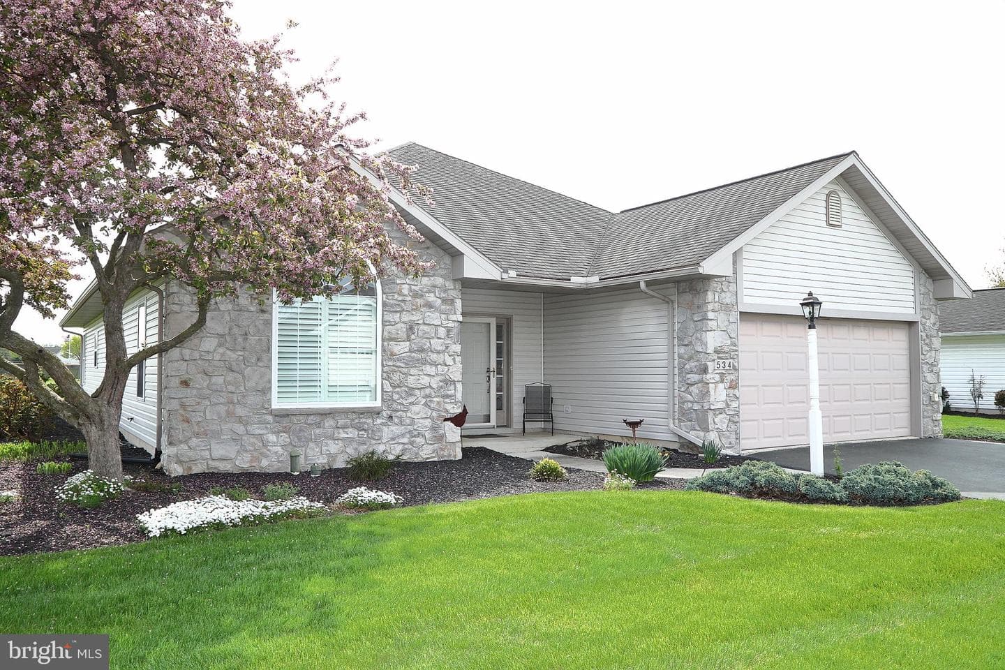 534 Blossom Trail photo 2