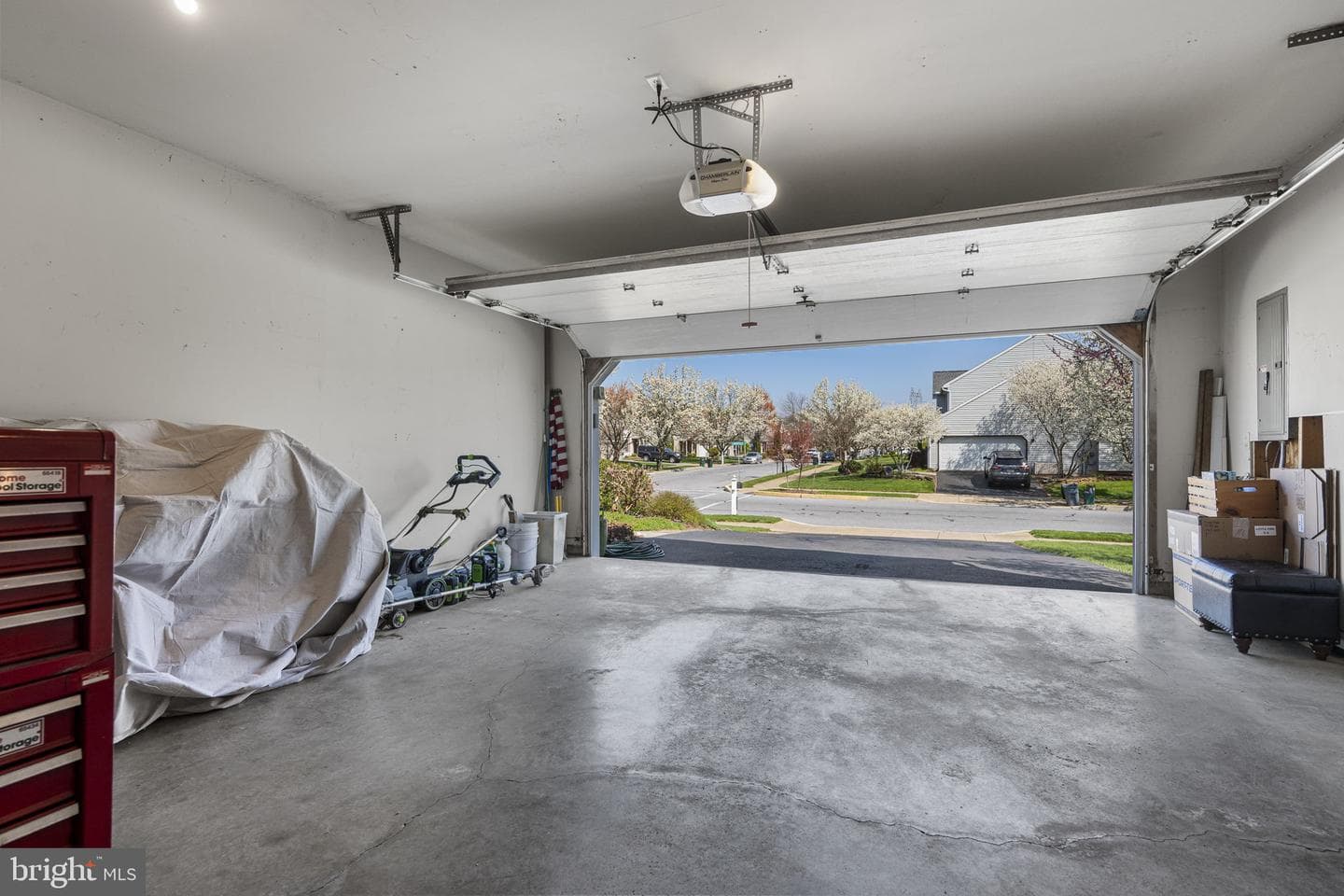 218 Cambridge Lane photo 25