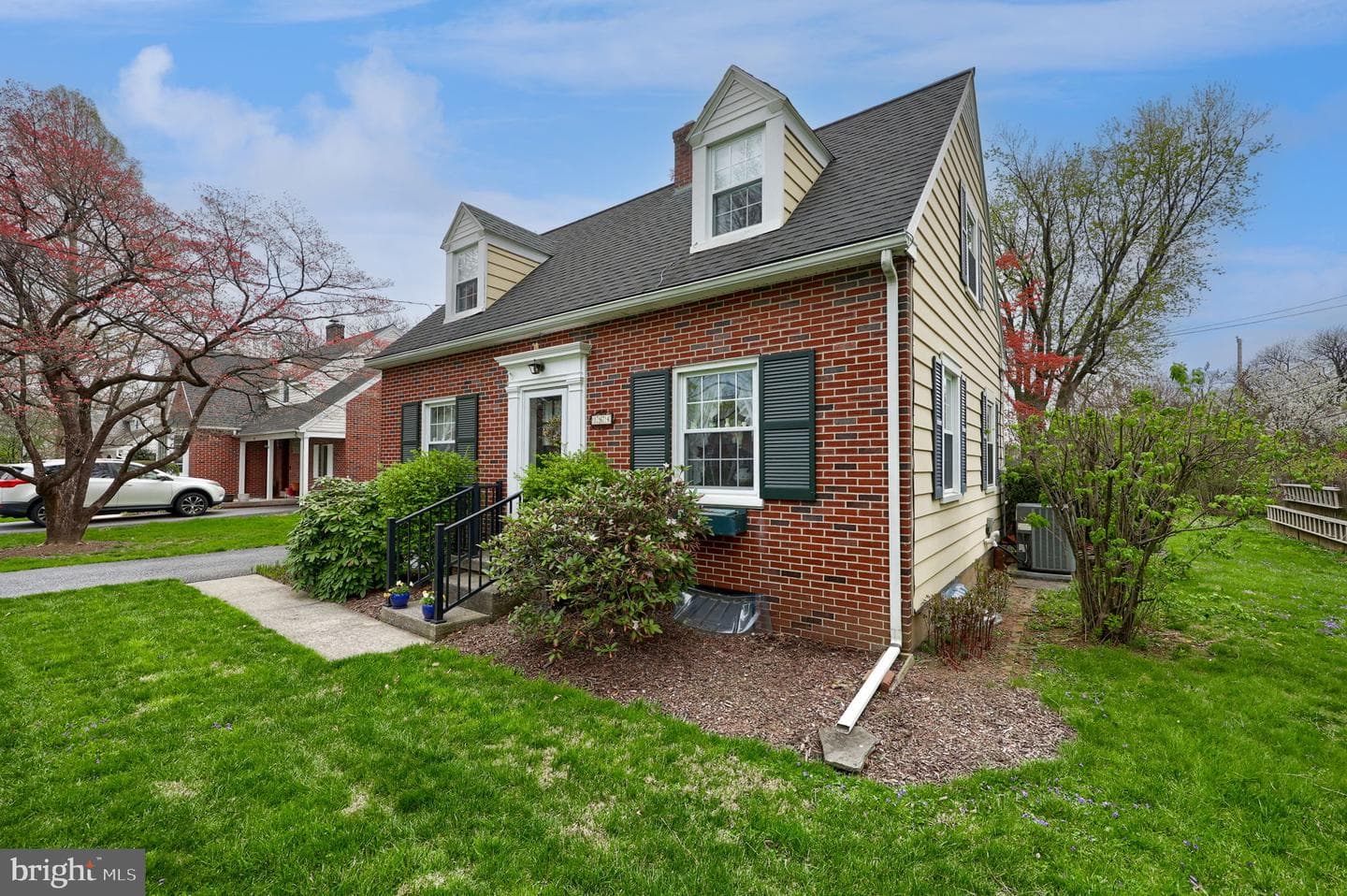 164 E Roseville Road photo 3