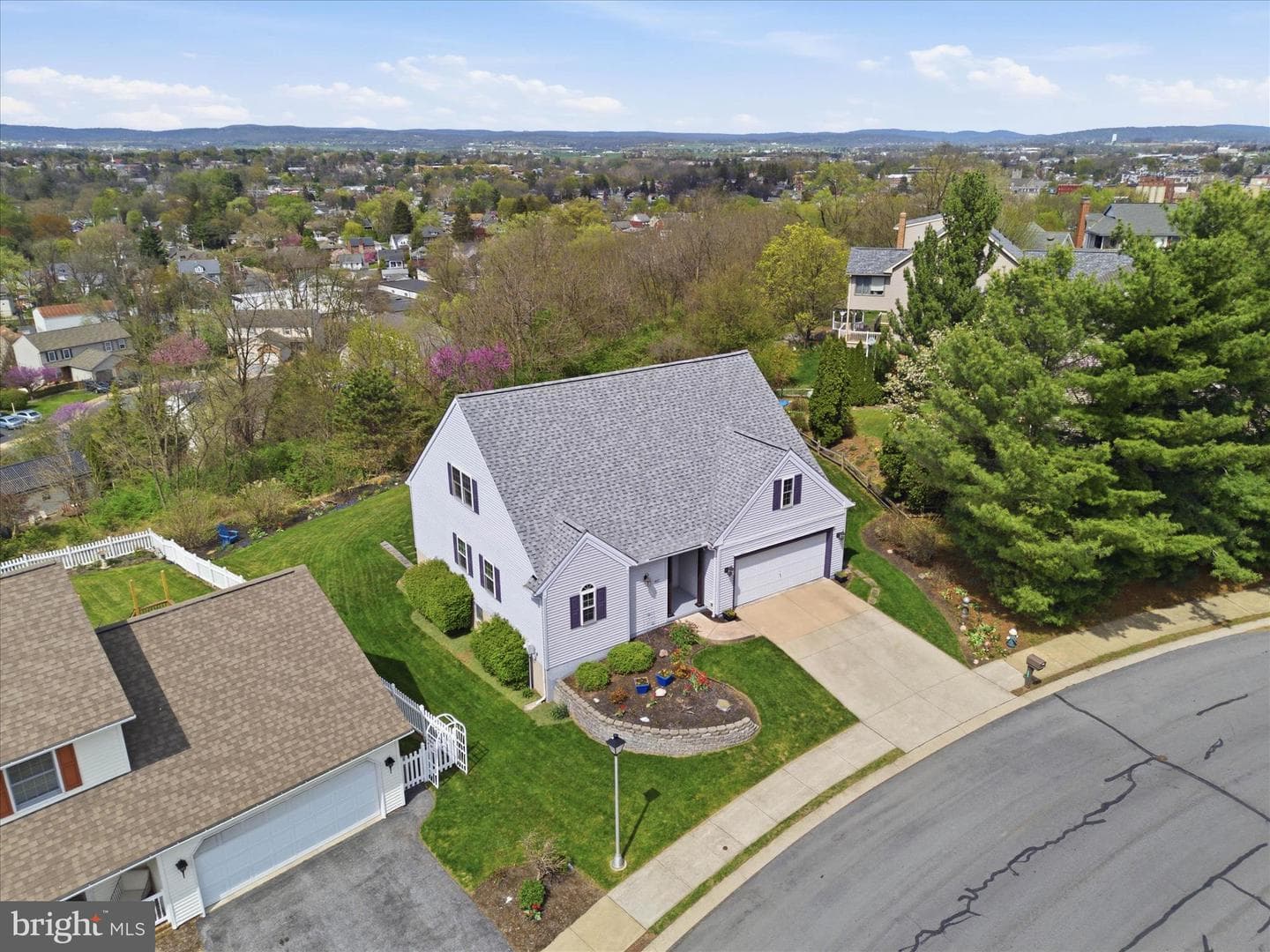 407 Lake Street photo 48
