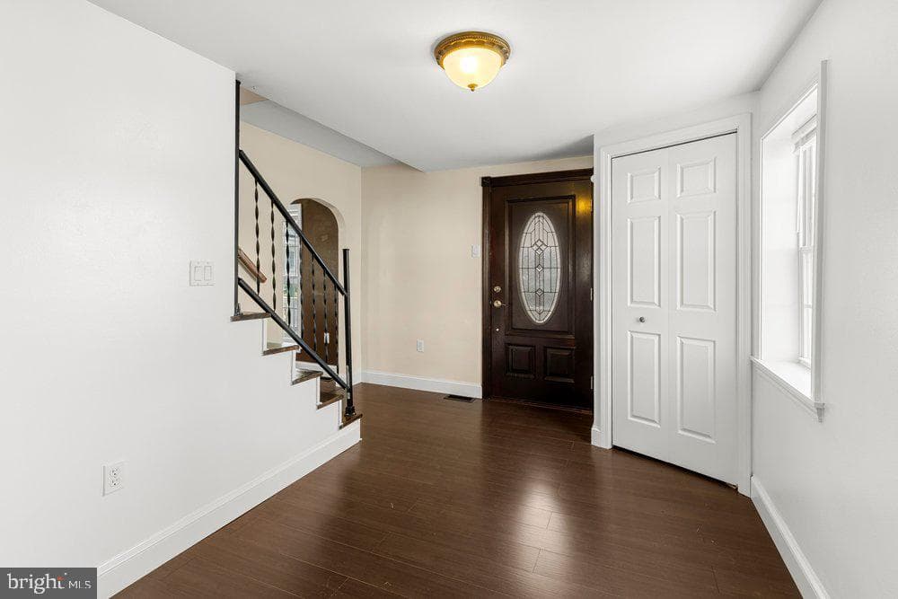 1377 Apple Street photo 4