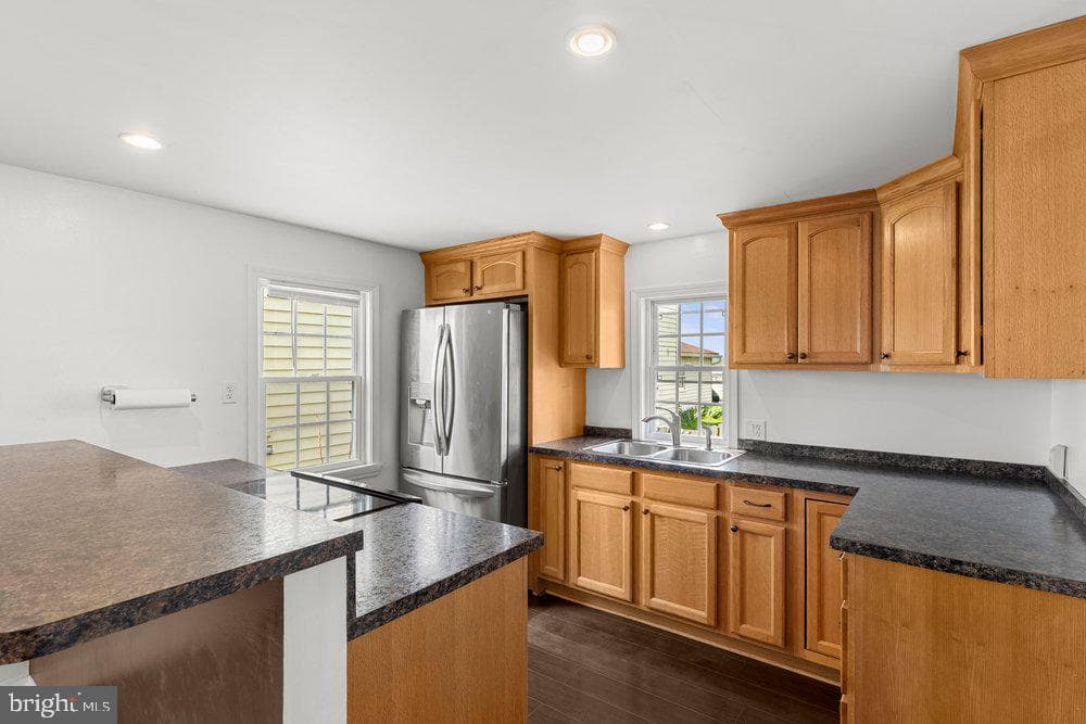 1377 Apple Street photo 9