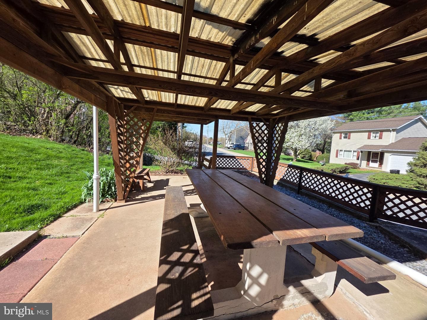 485 N Maple Street photo 8