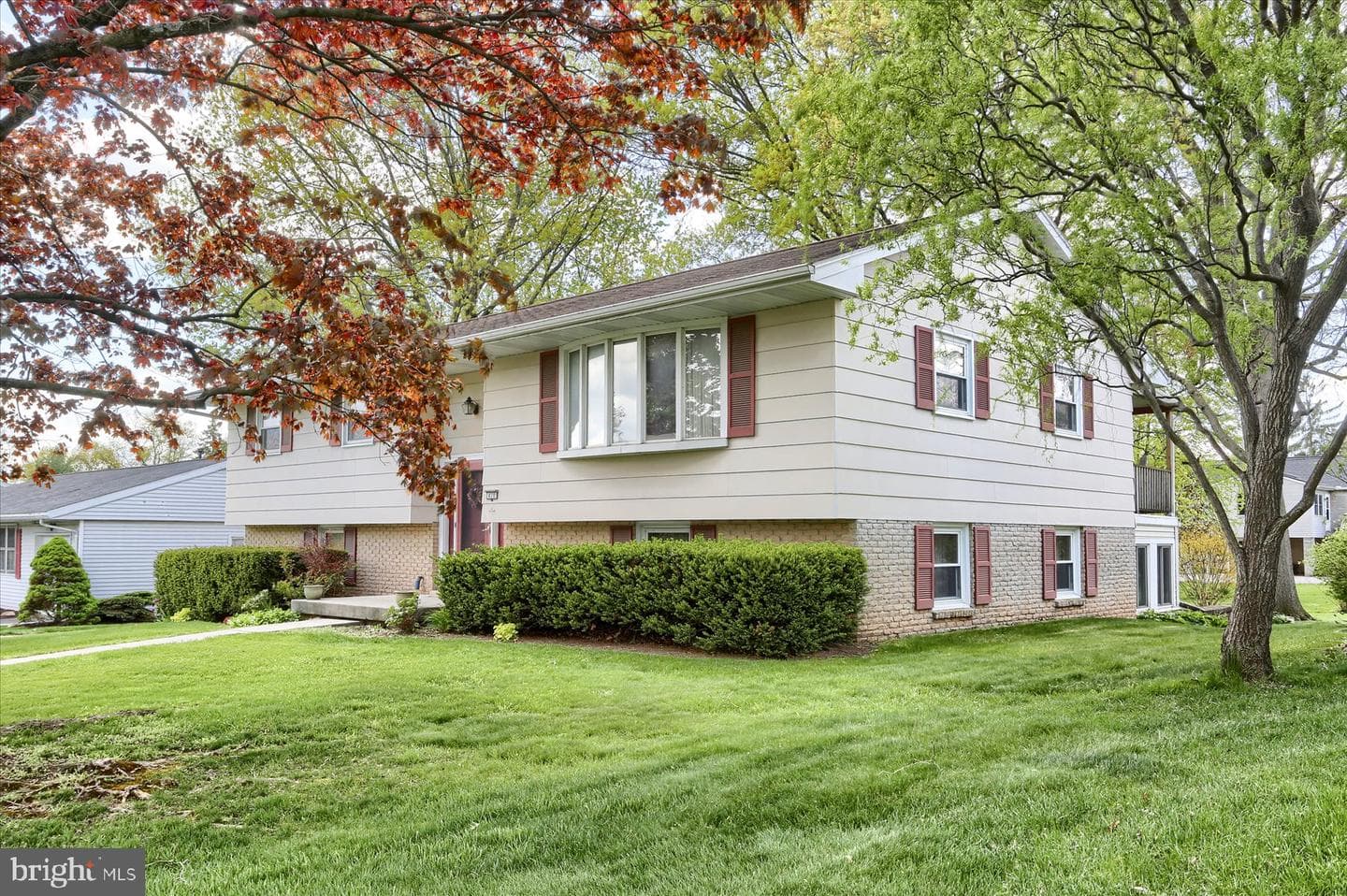 470 N Holly Street photo 2