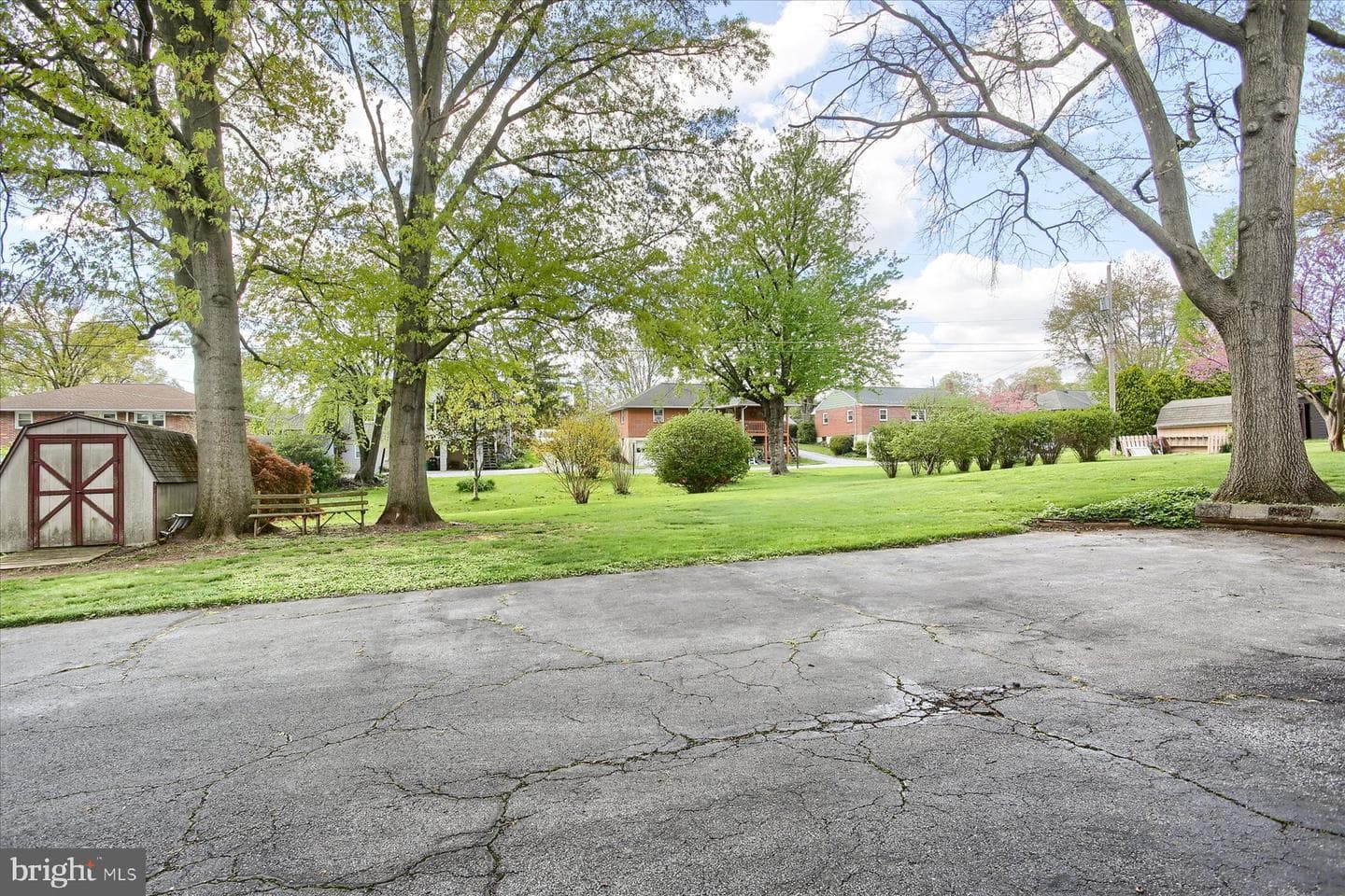 470 N Holly Street photo 41