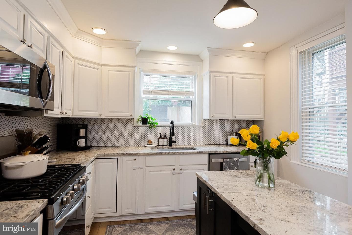 409 W Lemon Street photo 33