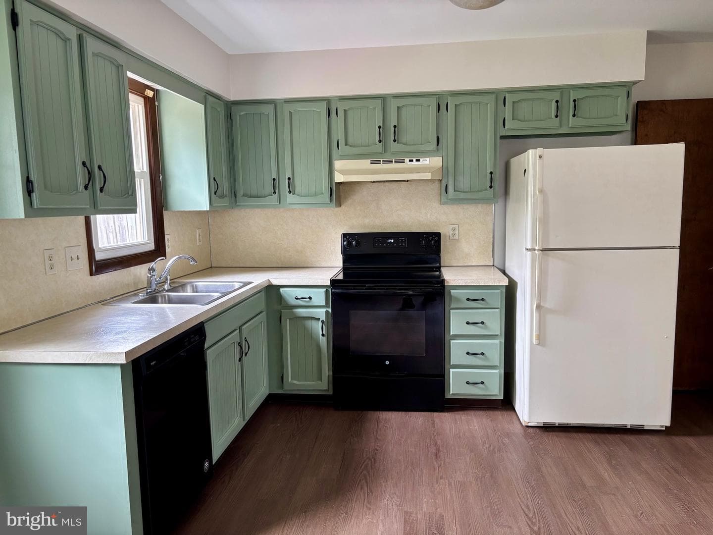 467 S Plum Street photo 2