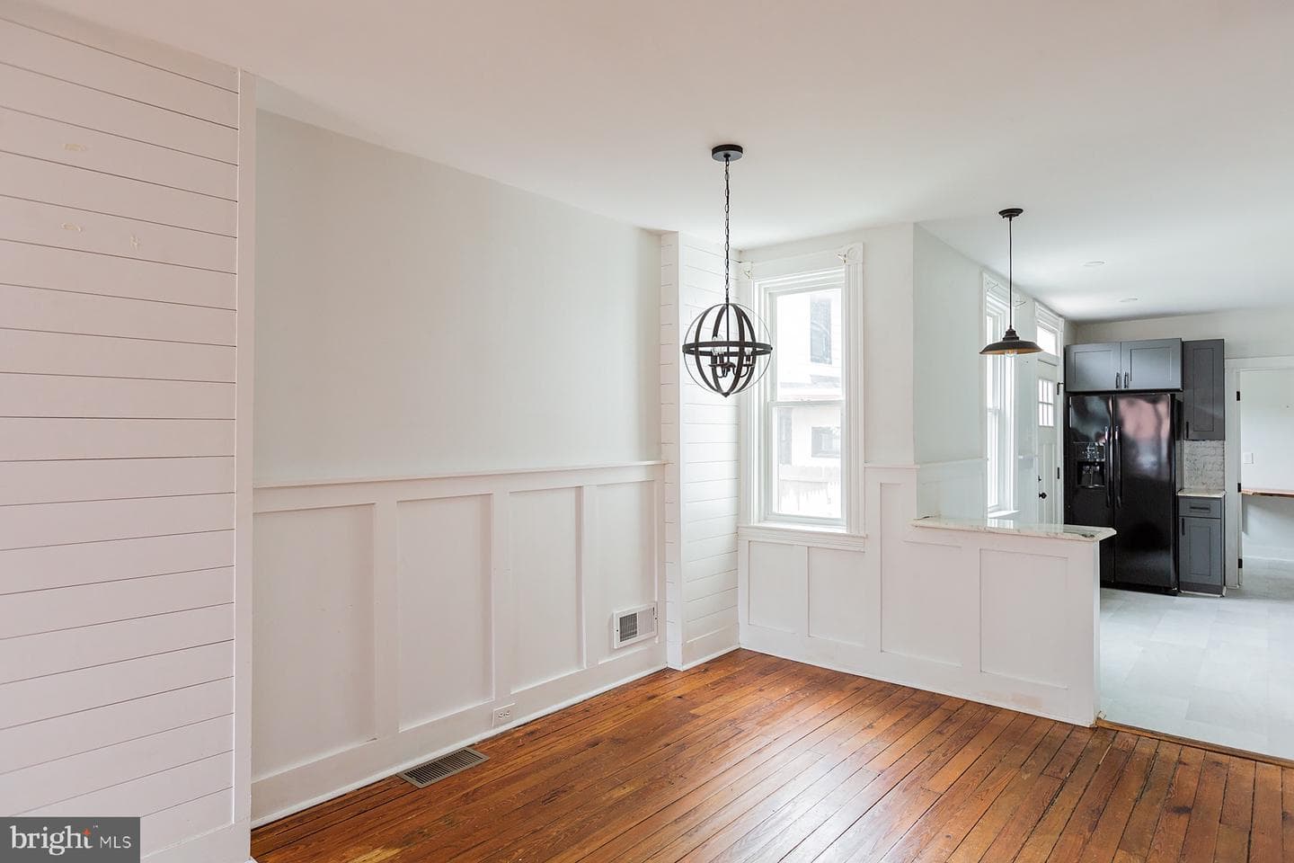 138 Laurel Street photo 9