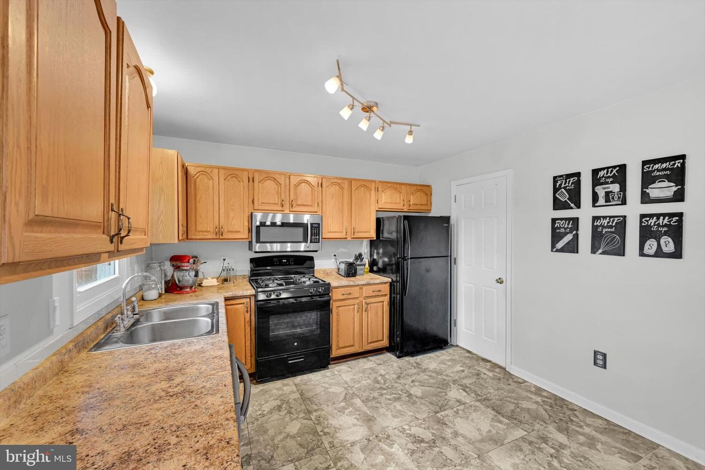 61 Brookfield Road photo 13