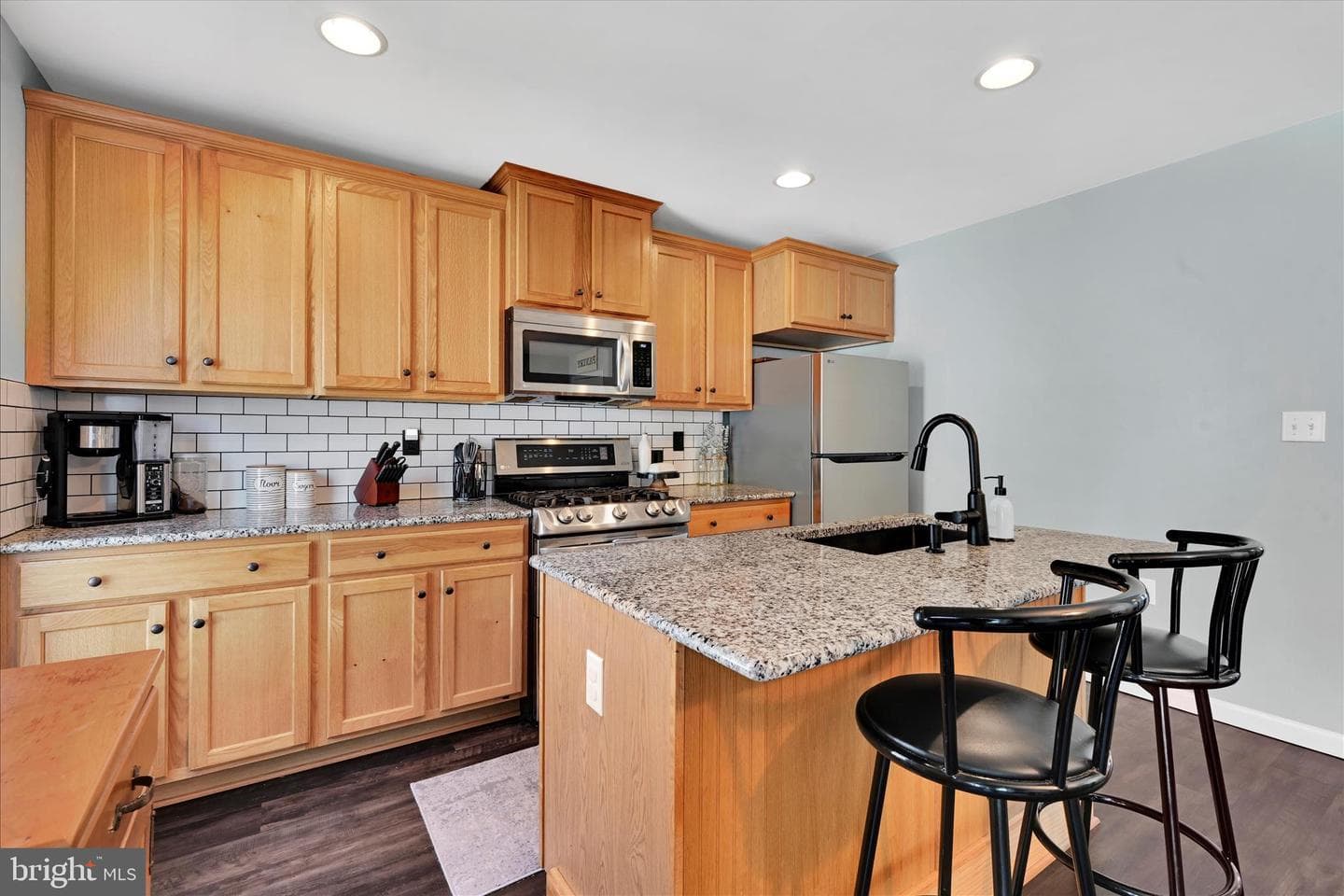 186 N Melhorn Drive photo 17