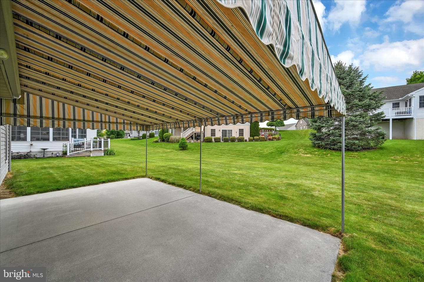 931 Cambridge Drive photo 30