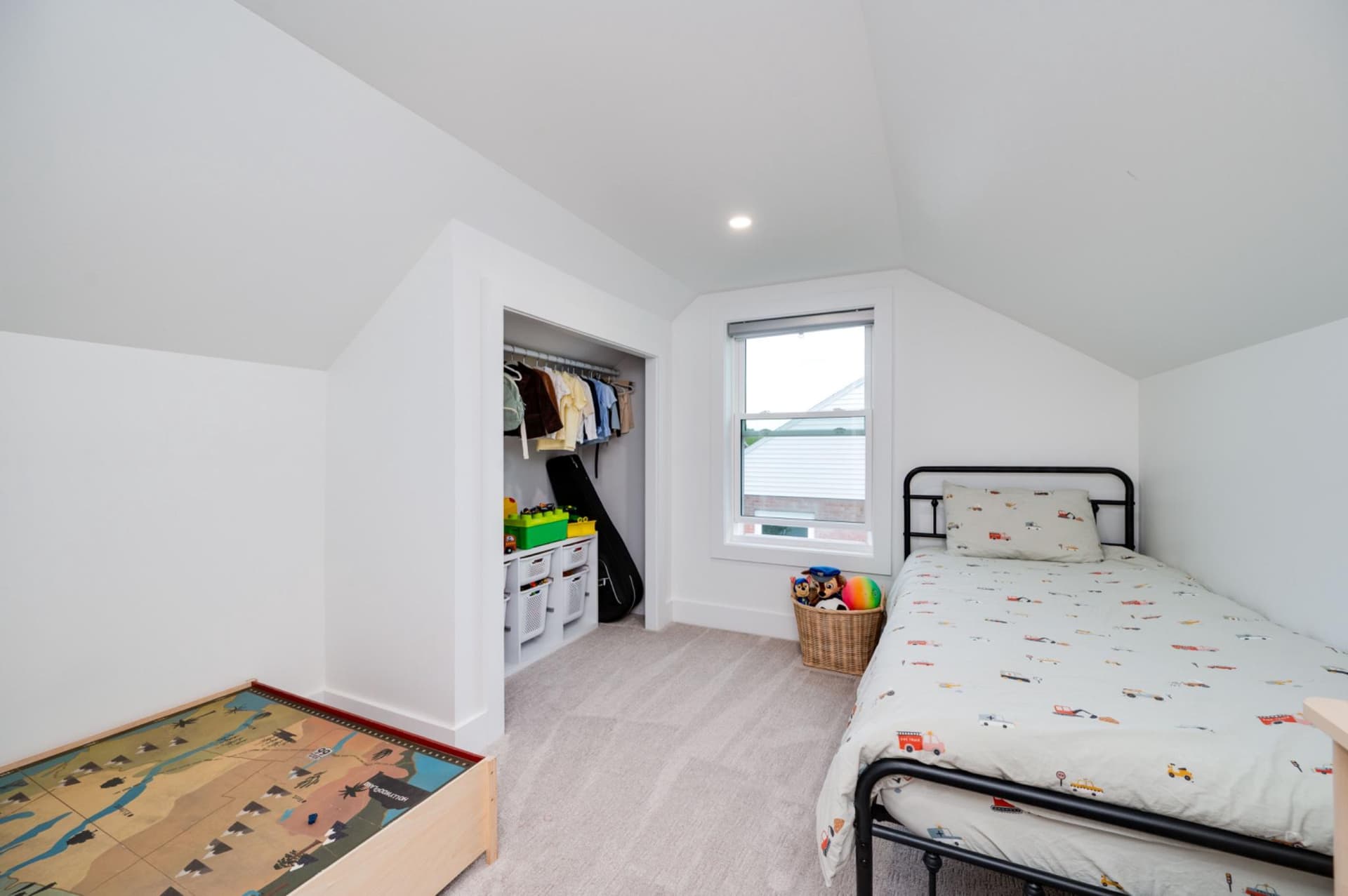 520 Elm Street photo 21