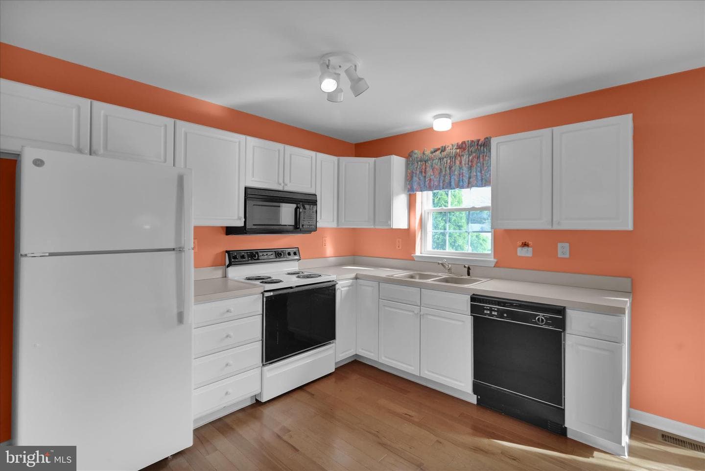 1107 Hampden Drive photo 10