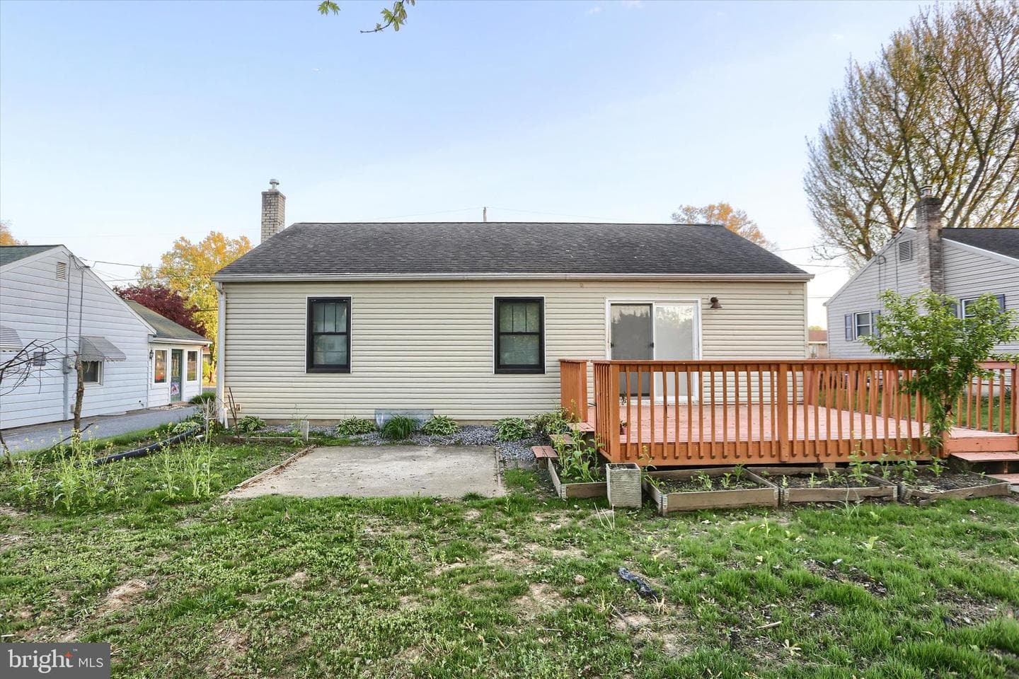 413 Birchland Avenue photo 33