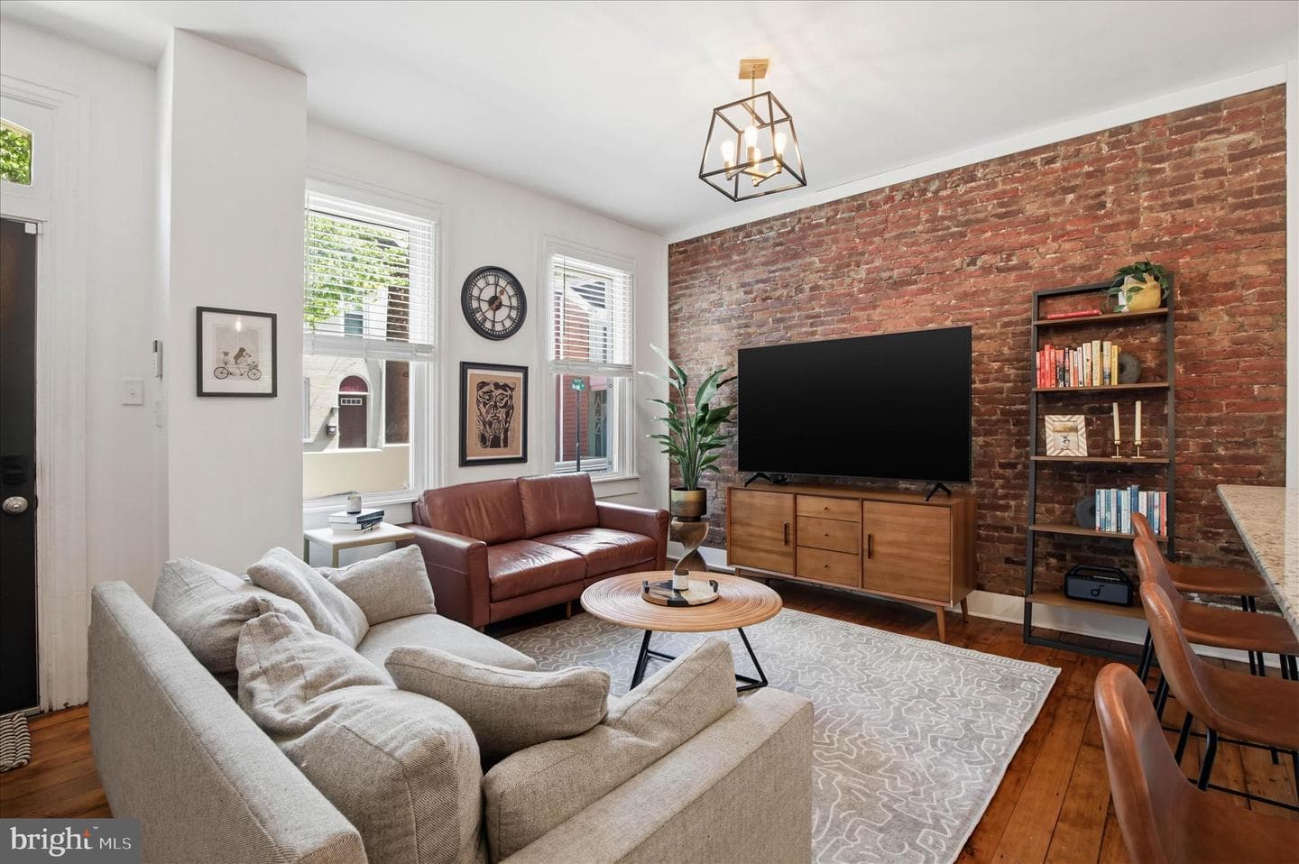 120 Nevin Street photo 3